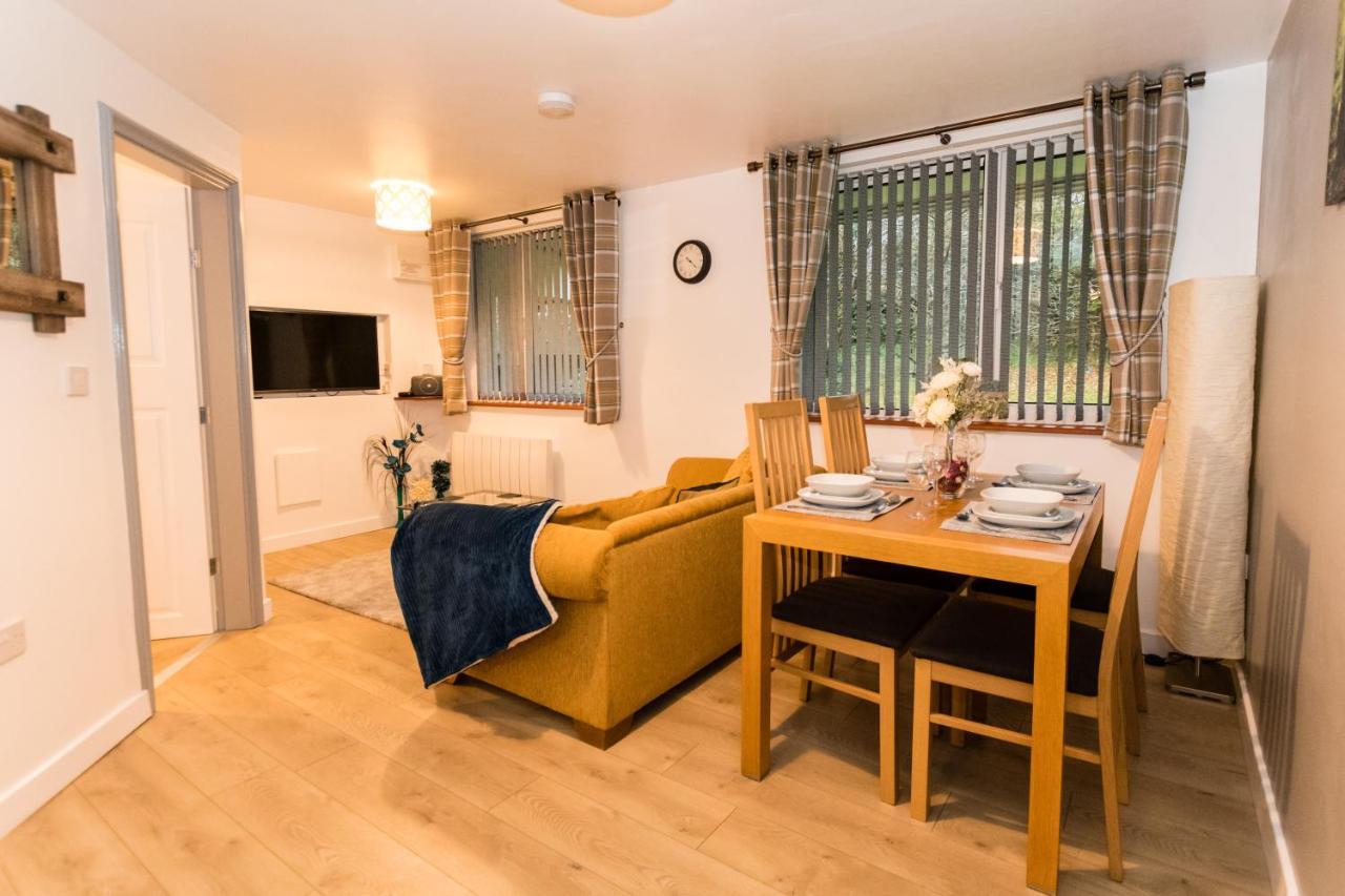 1 Bedroom Newton Apartment Wigan, Free Private Parking, Free WiFi, Garden Buitenkant foto