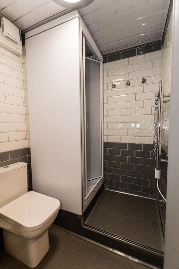 1 Bedroom Newton Apartment Wigan, Free Private Parking, Free WiFi, Garden Buitenkant foto