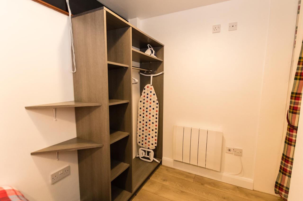 1 Bedroom Newton Apartment Wigan, Free Private Parking, Free WiFi, Garden Buitenkant foto